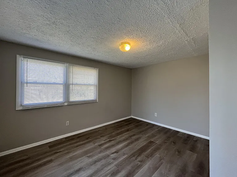 11020 McDowell Dr — Photo 11