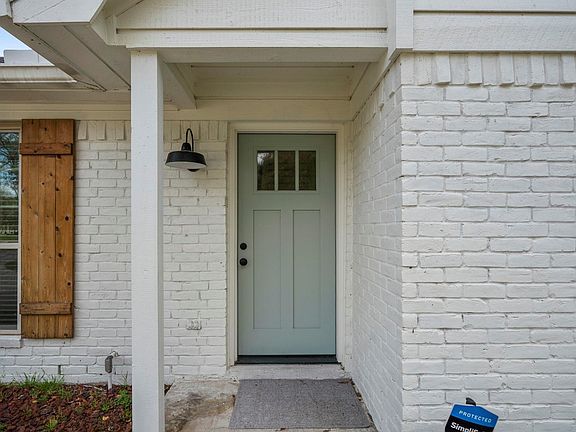 5th image of 15347 Conroe Dr
