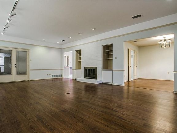 4th image of 1705 E Valley Ln