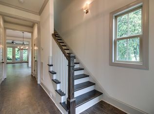 5534 Knob Rd, Nashville, TN 37209