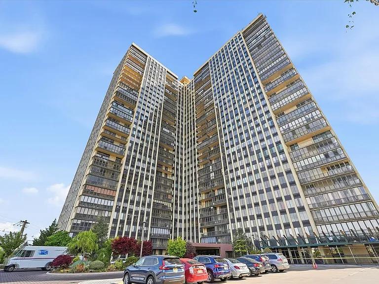 300 Winston Dr #L5 — Photo 30