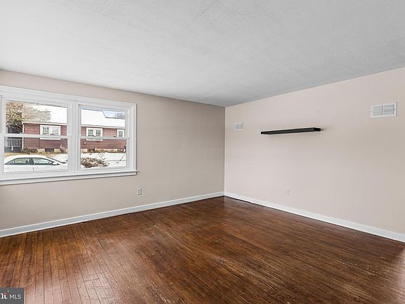 5th image of 1520 Millersville Pike