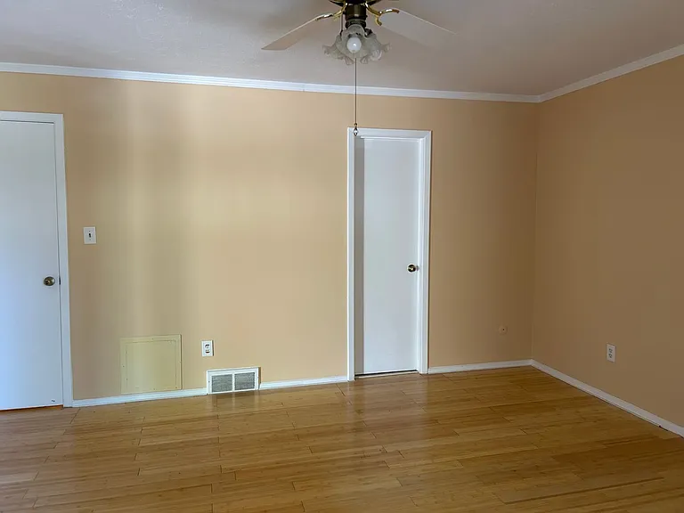 4456 Donna Dr — Photo 5