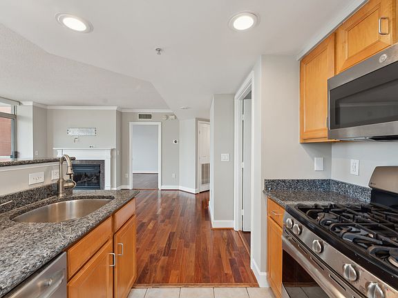 5th image of 1205 Garfield St #708