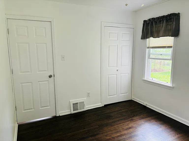 1410 E Madge Ave — Photo 32