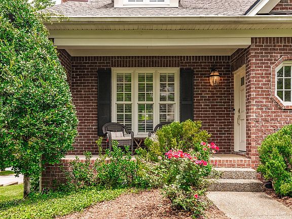 5th image of 2224 Harding Pl