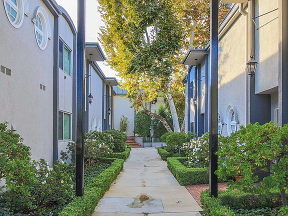 4th image of 625 S Orange Grove Blvd APT 6