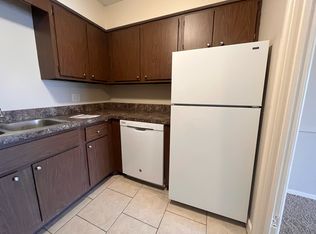 2600 S 70th St #18, Lincoln, NE 68506