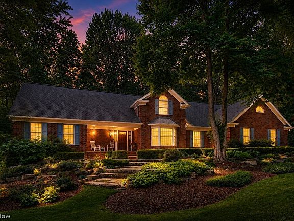 2nd image of 3807 Mapleleaf Hill Dr