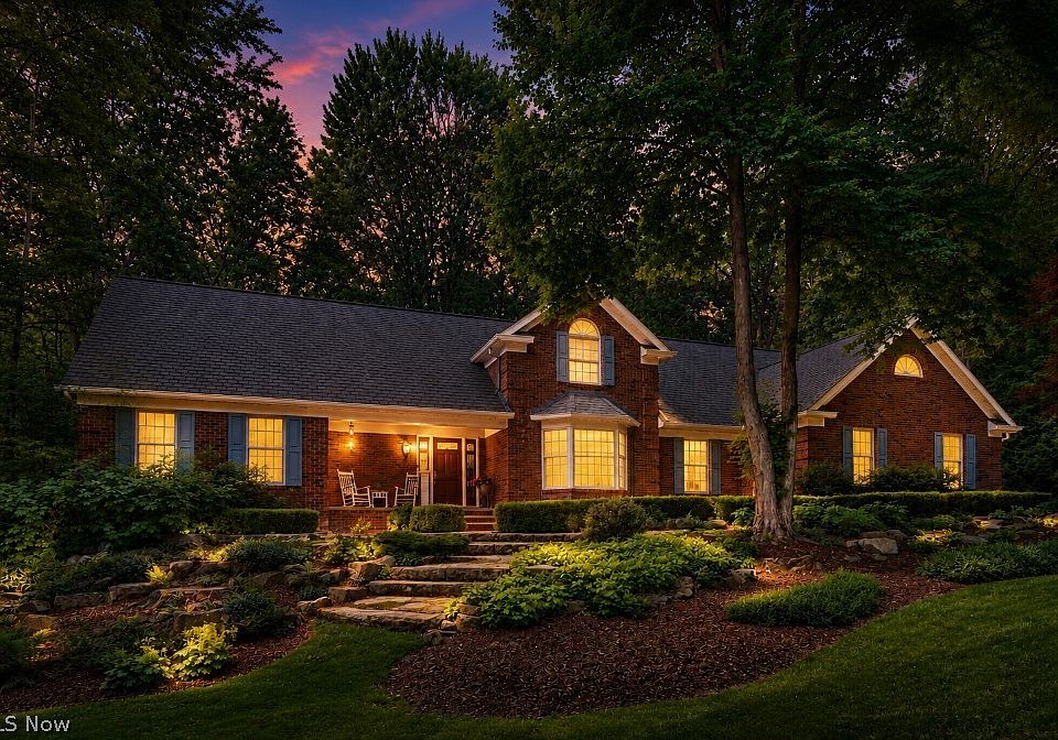 3807 Mapleleaf Hill Dr, Akron, OH 44333 | Zillow