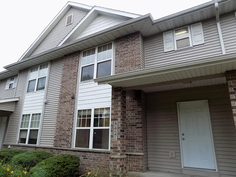4421 E Court St — Photo 21