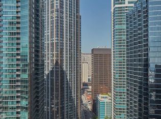 514 N Peshtigo Ct #1401, Chicago, IL 60611