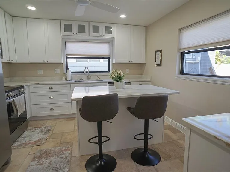 929 Lantana Ave — Photo 28