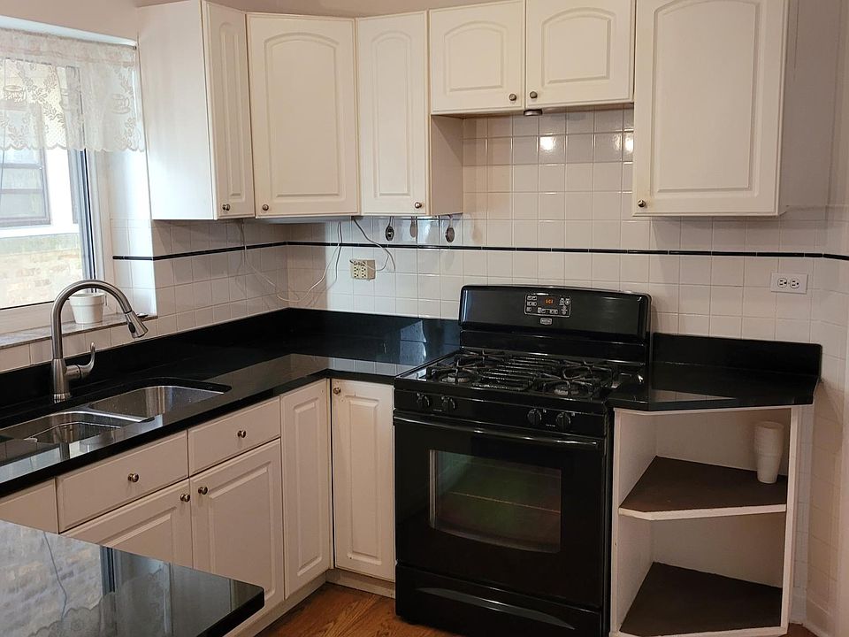 1st image of 6023 N Austin Ave #1