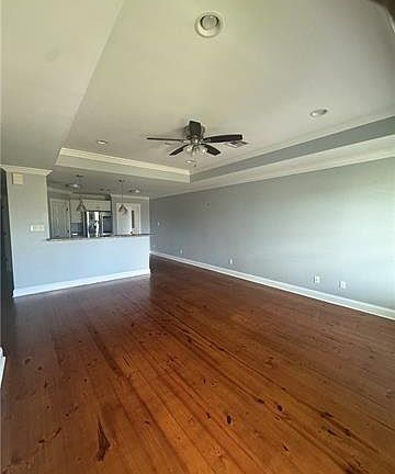 2nd image of 2464 Vienna St