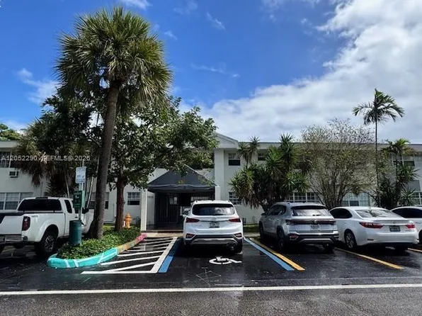 7925 West Dr, North Bay Village, FL