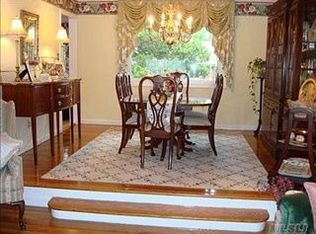 856 Oxford Ct, Valley Stream, NY 11580