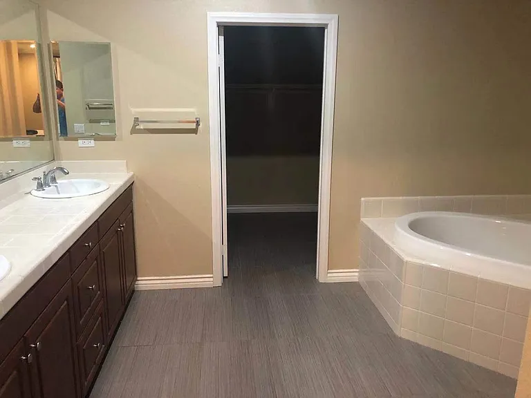 15758 Cortland Ave — Photo 15