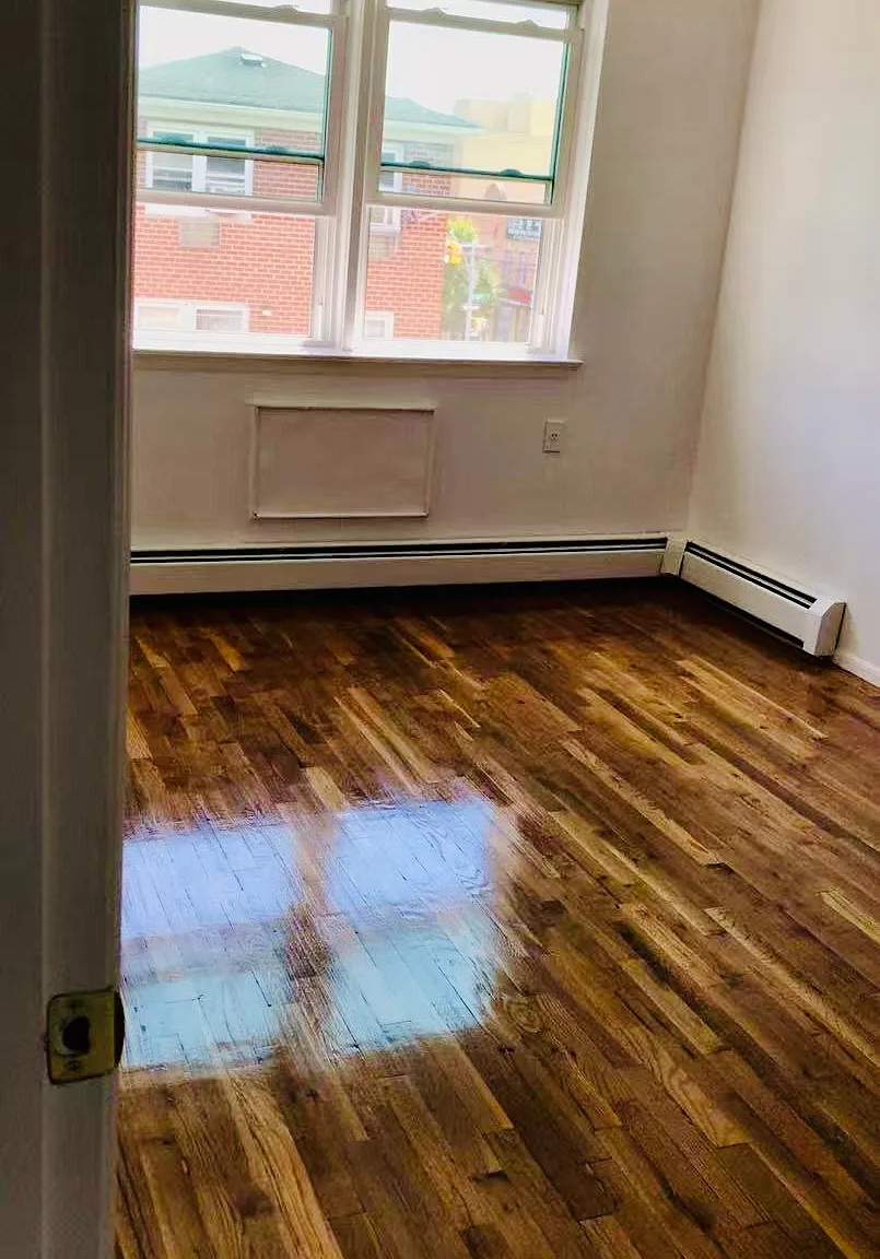 3 bed, 1100 sqft, $2,600 — Photo 3
