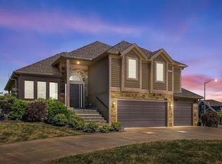 7604 N Amoret Ave, Kansas City, MO 64151