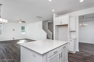 4th image of 115 Cahill Street #62