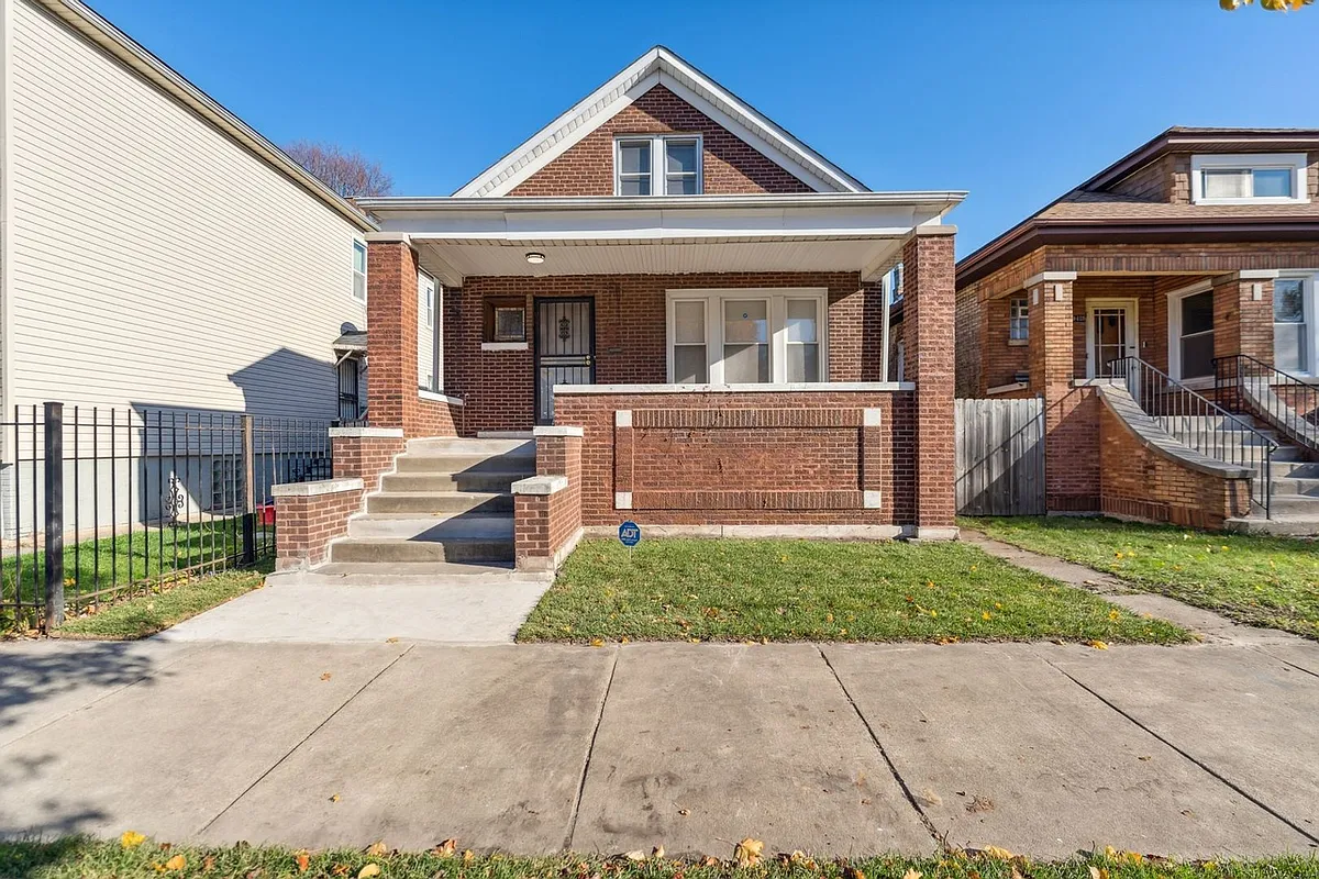 Building Photo - 8423 S Colfax Ave