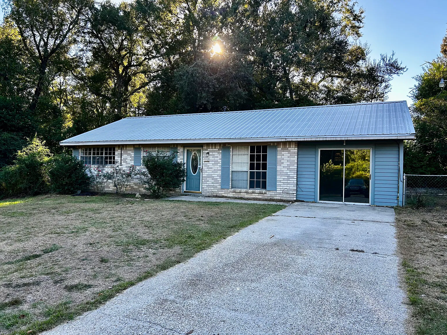 3 bed, 1420 sqft, $1,200 — Photo 2
