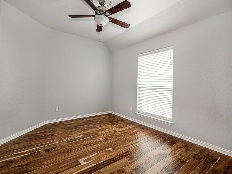 828 Thomas Crossing Dr — Photo 38
