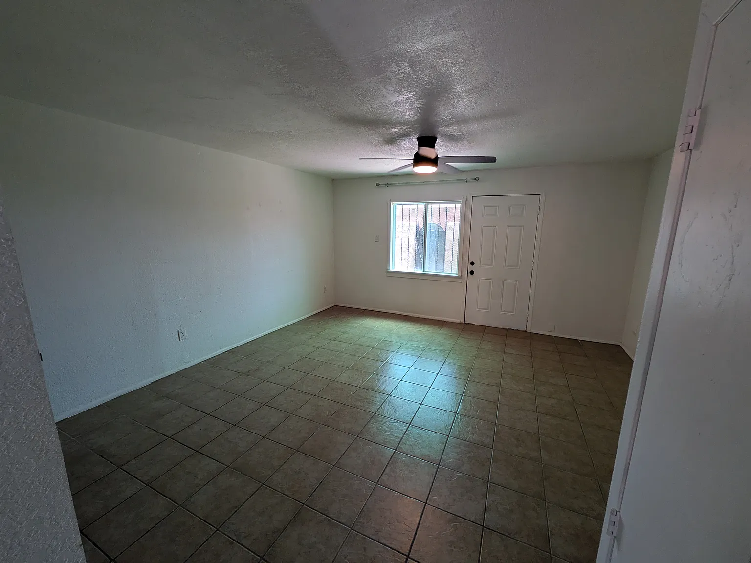 2 bed, 1.5 bath, 1024 sqft, $1,150 — Photo 4