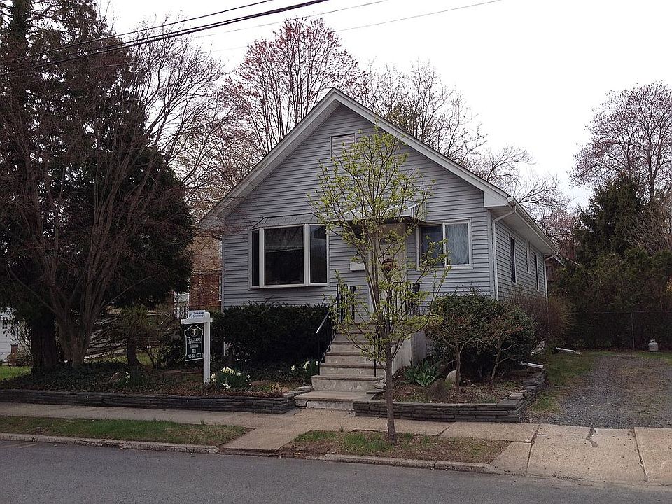 1st image of 36 3rd Ave