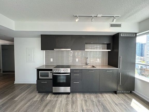 2nd image of 365 Church St #903
