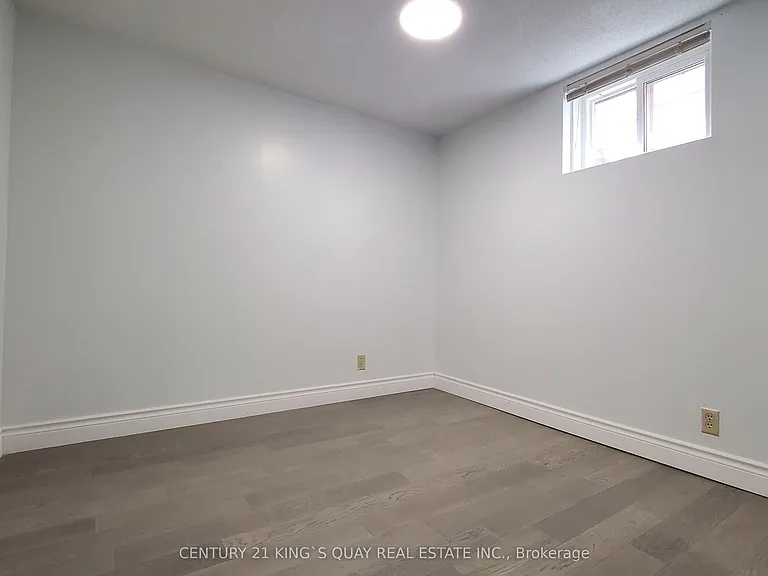 77 White Heather Blvd #BASEMENT — Photo 11