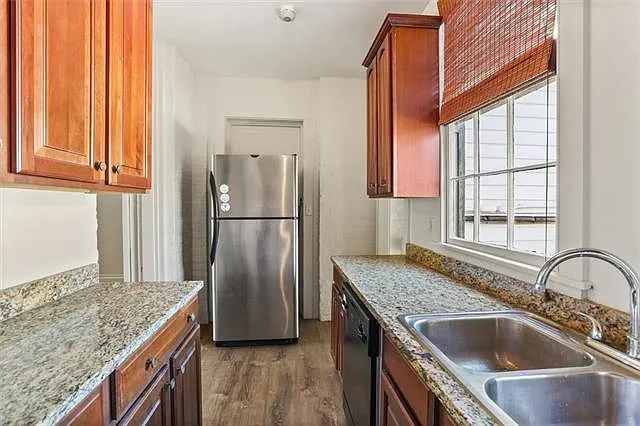 527 Saint Ann St #3 — Photo 12