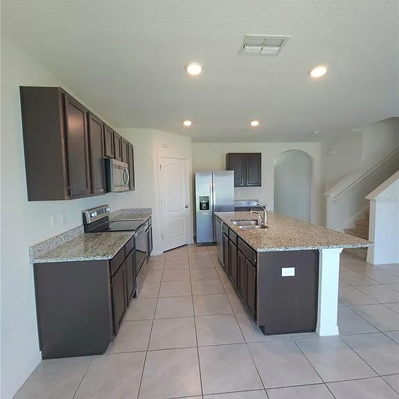 575 Tortugas St — Photo 4
