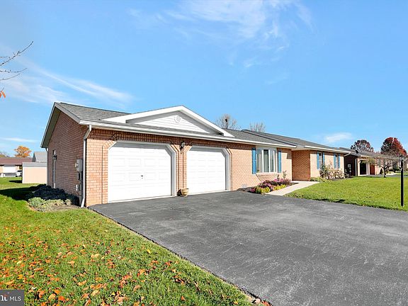 3rd image of 136 Plantation Dr