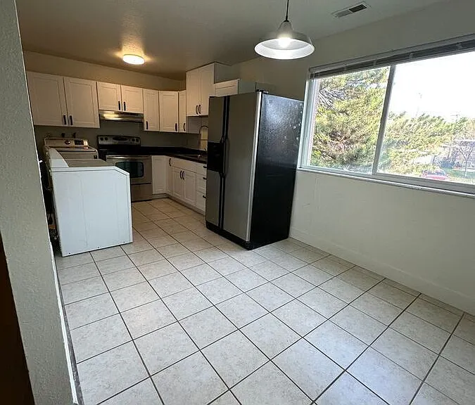 768 N Redwood Rd #12 — Photo 7