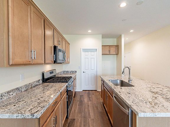 4th image of 812 N 110th Ave