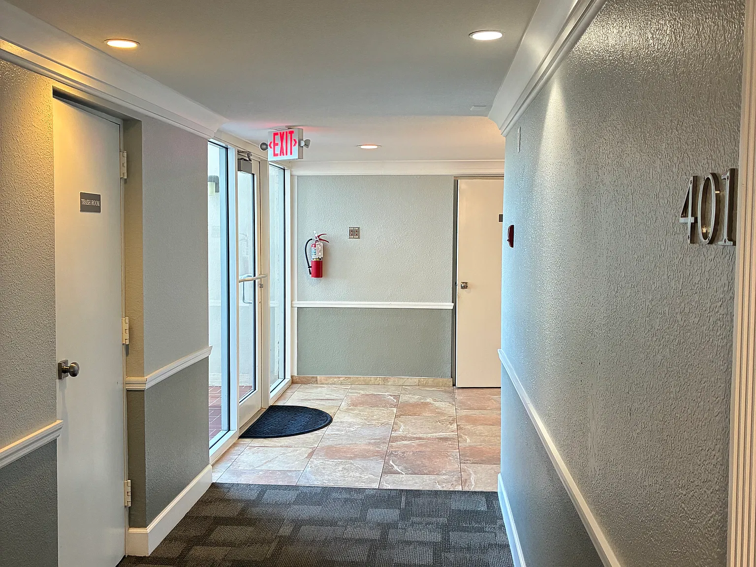 1 bed, 950 sqft, $1,950 — Photo 3