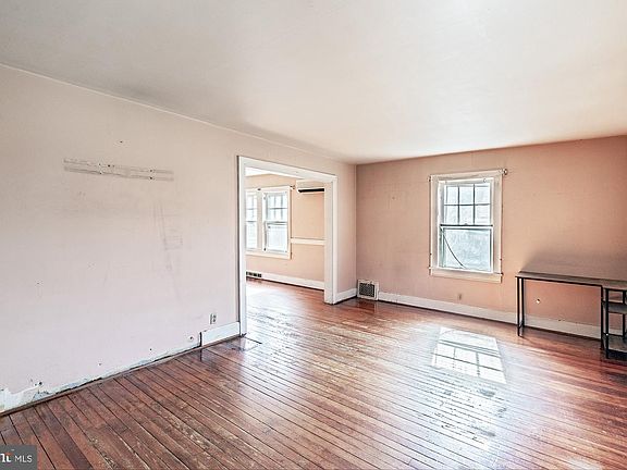 3rd image of 286 Morrison Ave