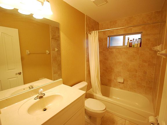 2nd image of 1367 Ronald St