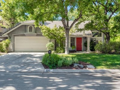 1210 E Province Dr, Fresno, CA, 93720
