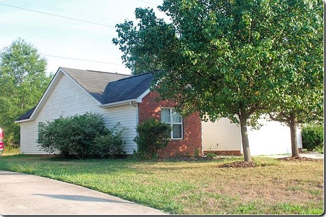 2nd image of 4221 Yaupon Court
