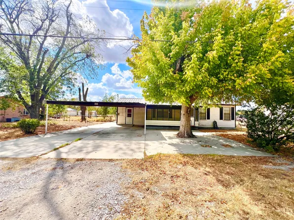 502 N 6th St, Bangs, TX 76823