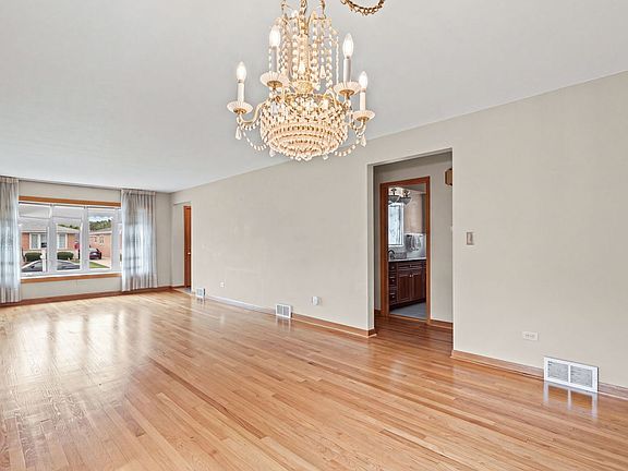 3rd image of 4815 N Knight Ave