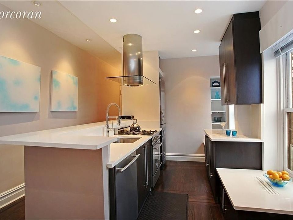 2nd image of 29 Willow St APT 4L