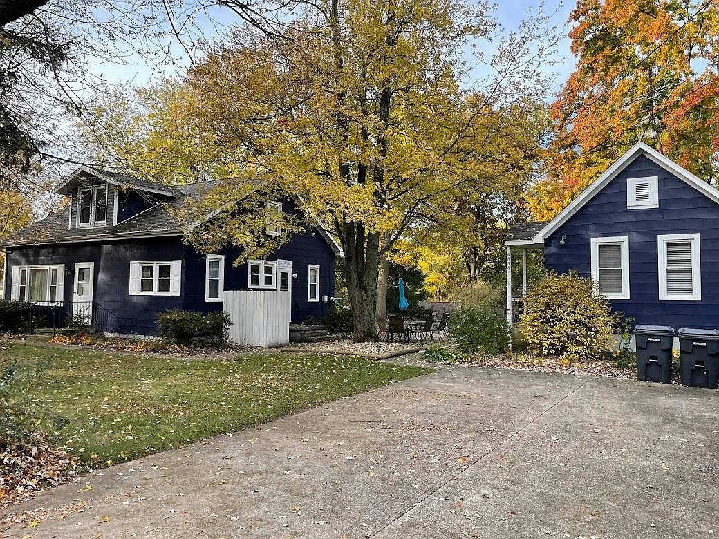 4862 Michigan Ave — Photo 1