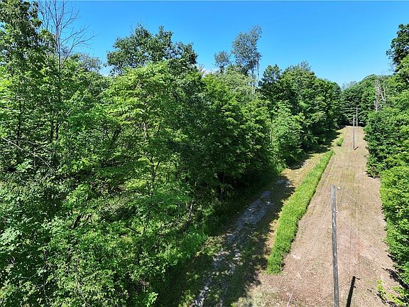 2nd image of Crestlawn Dr SE