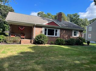 49 Walnut St, Mansfield, MA 02048