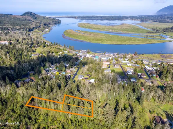 Rector St, Wheeler, OR 97147