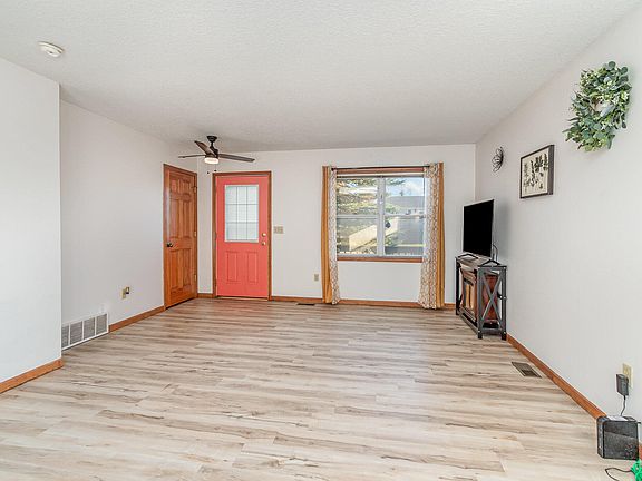 3rd image of 410 W Bosley St